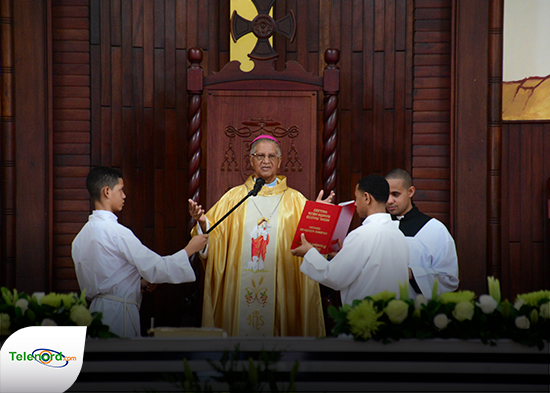 Mons. Fausto Mejía celebra 50 años de ordenación sacerdotal