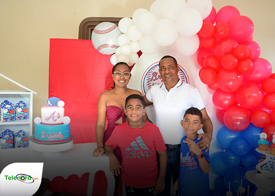 Celebran el cumpleaños del niño Rayniell Campos