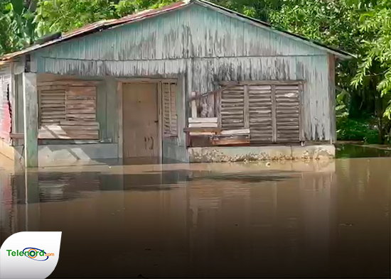 Viviendas inundadas tras desbordamiento del Río Cenoví