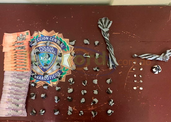 Autoridades ocupan drogas en operativo realizado en Villa Riva02