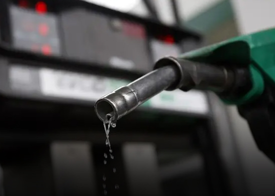 Gobierno aumenta precios a cuatro combustibles