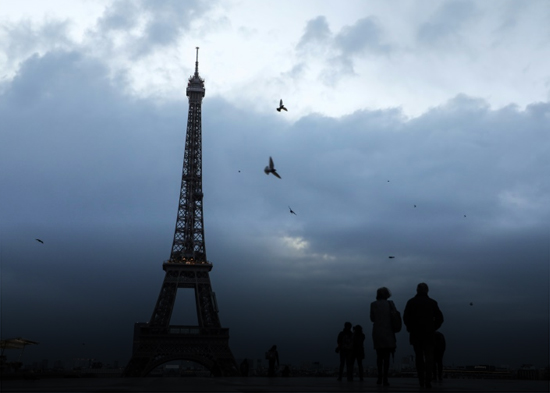 Segunda jornada de cierre de la Torre Eiffel por una huelga del persona