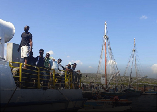 Secuestran barco con 1,500 sacos de arroz en Haití junto a seis tripulantes