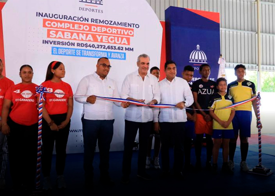 Presidente Abinader inaugura remozado complejo deportivo en Sabana Yegua de Azua