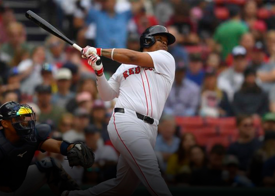 Devers conecta grand slam, pero con jonrón de Ozuna, Atlanta aplasta a Boston