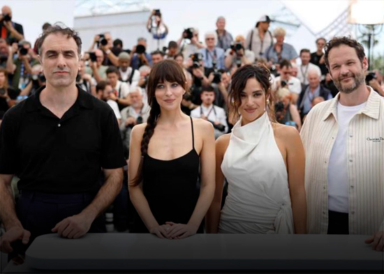 Cineasta Covino reivindica la comedia en Cannes junto a Dakota Johnson en 'Splitsville'