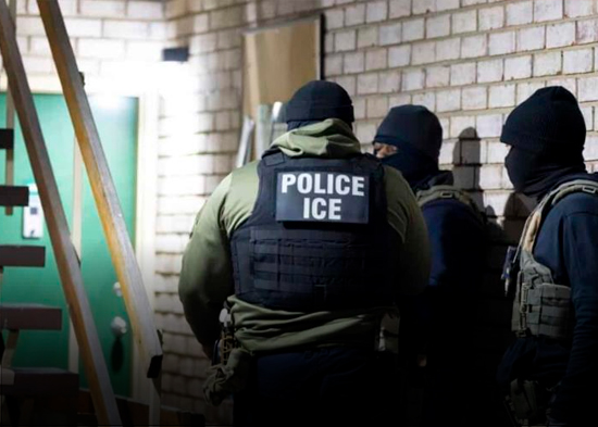 Hispana demanda a cárcel de Florida por supuestos abusos en centro de detención migratoria