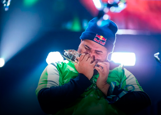 MenaRD hace historia al coronarse campeón en EVO Japón y Las Vegas