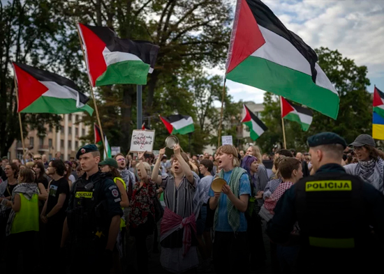 Israelíes demandan el fin de la guerra y la hambruna en Gaza