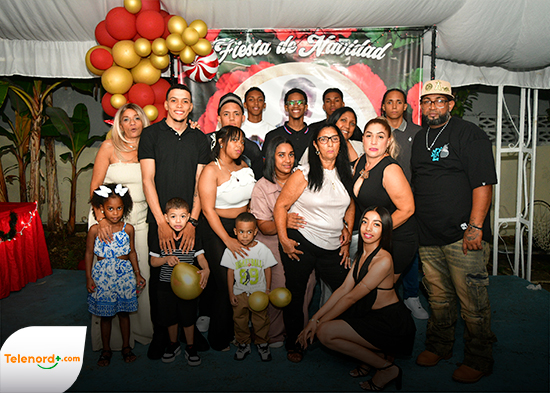 Celebran compartir navideño de la familia Jimenez