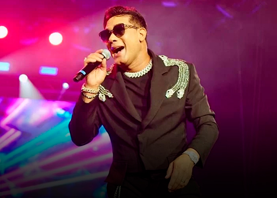 Raulín Rodríguez desborda emociones en dos noches históricas para la bachata en la Gran Arena del Cibao