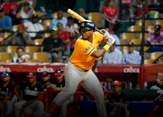 Alberto Rodríguez gana el Novato del Año de la Lidom