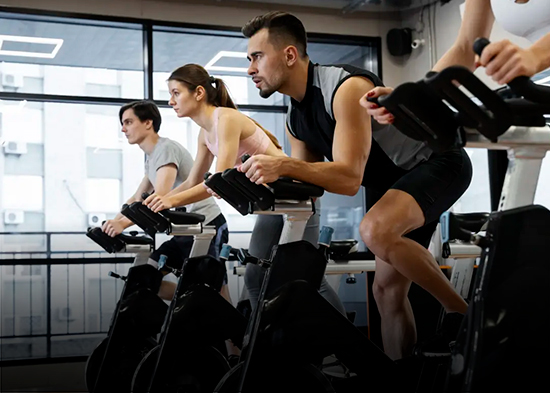 Las rachas de solo 10 minutos de ejercicio te pueden ayudar a prevenir el cáncer: así debes hacerlo