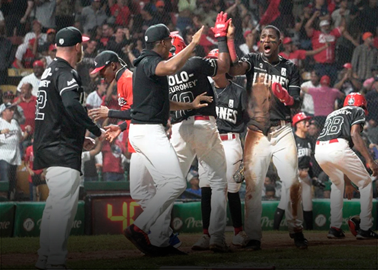 Escogido remonta en el octavo y se adelanta en la Final del béisbol dominicano