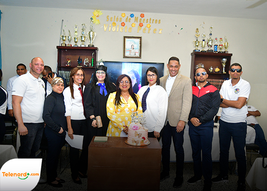 Ana Gisela Betances Hidalgo celebra 30 años educando con el corazón