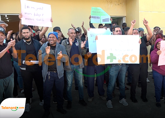 Personal administrativo y de apoyo del politécnico Vicente Aquilino Santos exigen aumento salarial