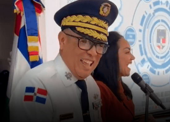 Ministra de Interior y director de la Policía solo se ríen cuando se le pregunta sobra cambios