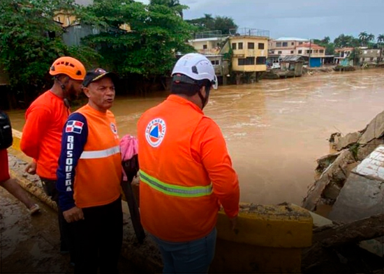 Colapsan tres viviendas y más de 500 resultan inundadas por lluvias en provincias del Cibao