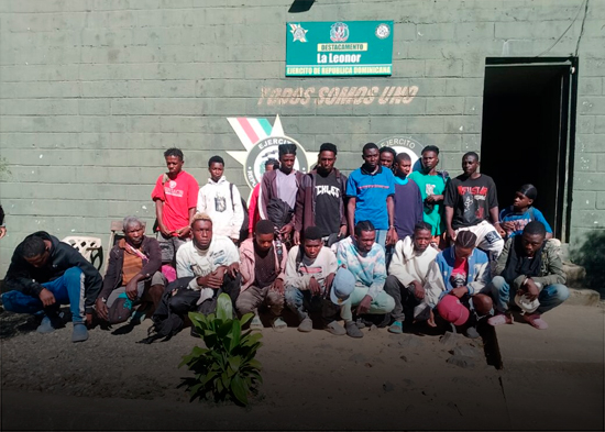 Ejército detiene a 26 indocumentados en zona boscosa de Montecristi