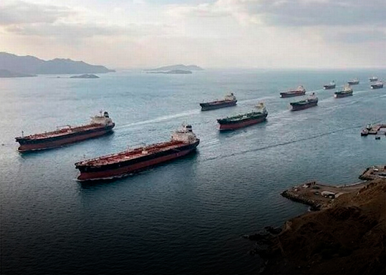 Trump dice que Irán permitirá el paso de 20 buques petroleros por el estrecho de Ormuz