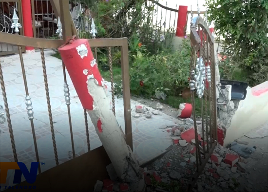 Camión pierde el control e impacta dos viviendas en carretera SFM–Jaya