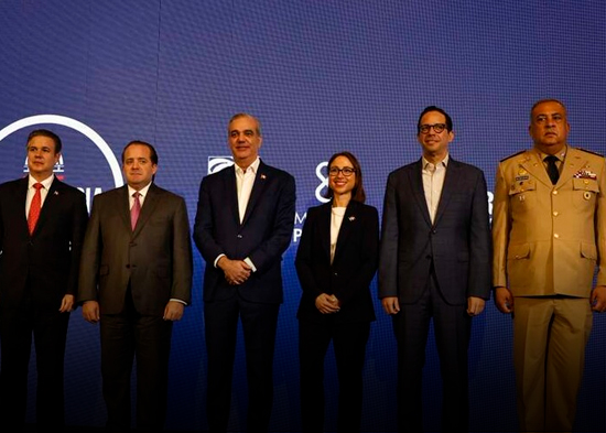 El Gobierno digitaliza el permiso de salida de menores