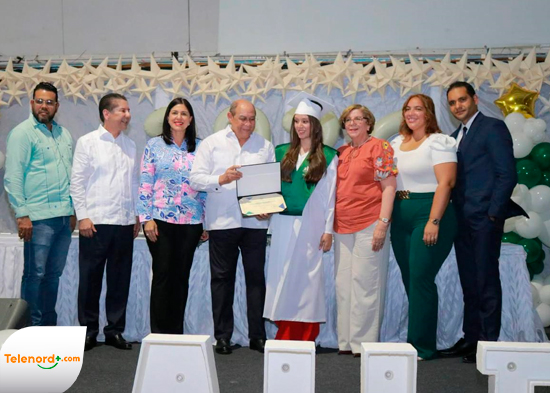 Liceo Científico Dr. Miguel Canela Lázaro celebra su XI Graduación Ordinaria y entrega 20 becas universitarias
