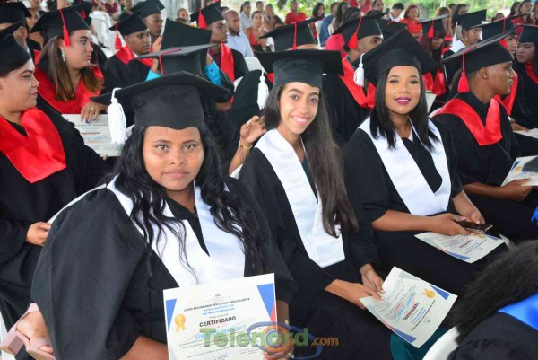 Liceo Juan Pablo Duarte SFM gradua a sus estudiantes de bachillerato ...